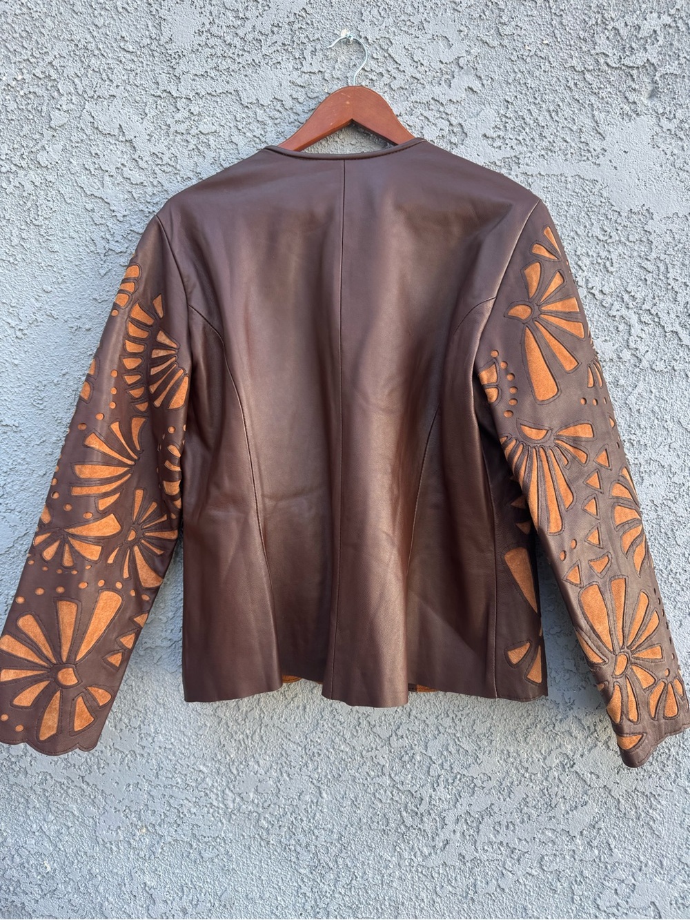 Vintage Chico's Genuine Leather Laser Cutout Jacket Brown - Size 2 (L) - Picture 5 of 11